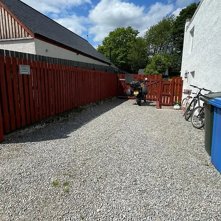 Hideaway Pod Near Loch Ness For A Tranquil Retreat Apartment Lewiston Exterior photo
